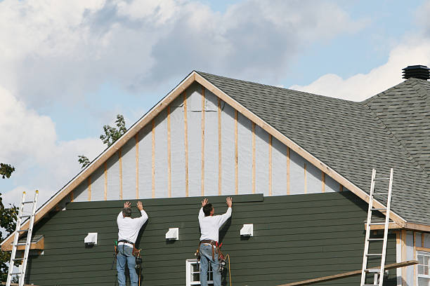 Professional Siding Installation technician working in Black Mountain, NC